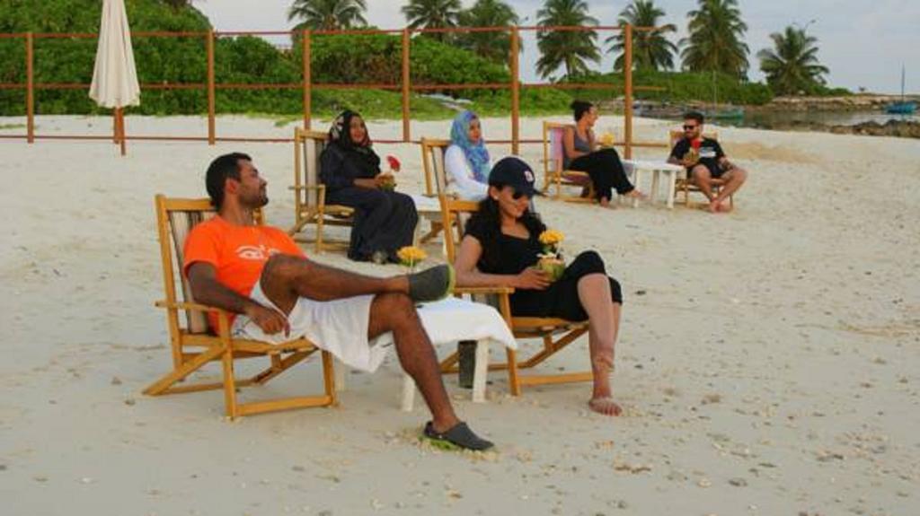 Local Island Inn Hangnaameedhoo Exterior foto