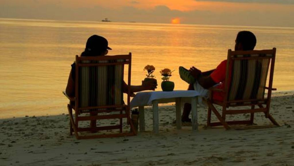 Local Island Inn Hangnaameedhoo Exterior foto