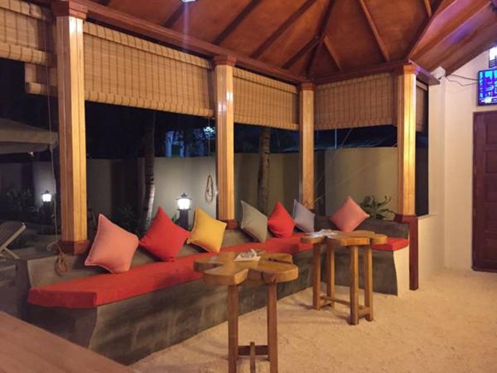 Local Island Inn Hangnaameedhoo Exterior foto